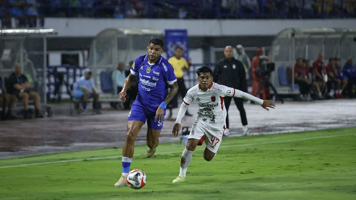 Menang dengan 10 Pemain, Persib Tunjukkan Karakter Juara di Tengah Tekanan Bali United di GBLA Persib Tunjukkan Karakter Juara di Tengah Tekanan Bali United