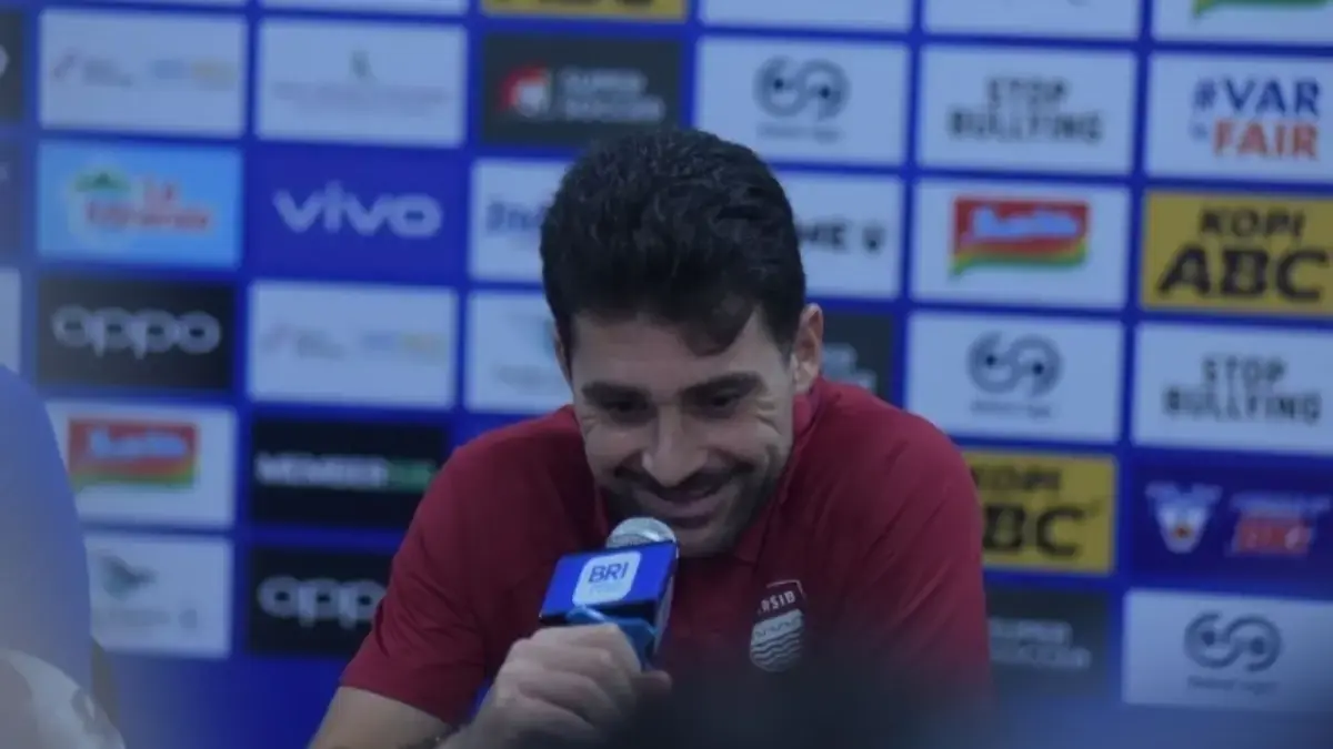 Pemain Persib Frans Putros