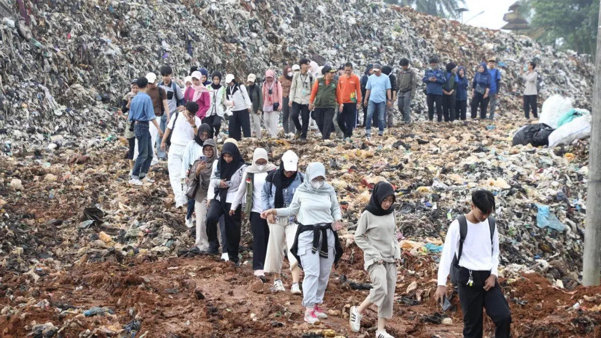 penanaman pohon di TPA Ciangir Kota Tasikmalaya