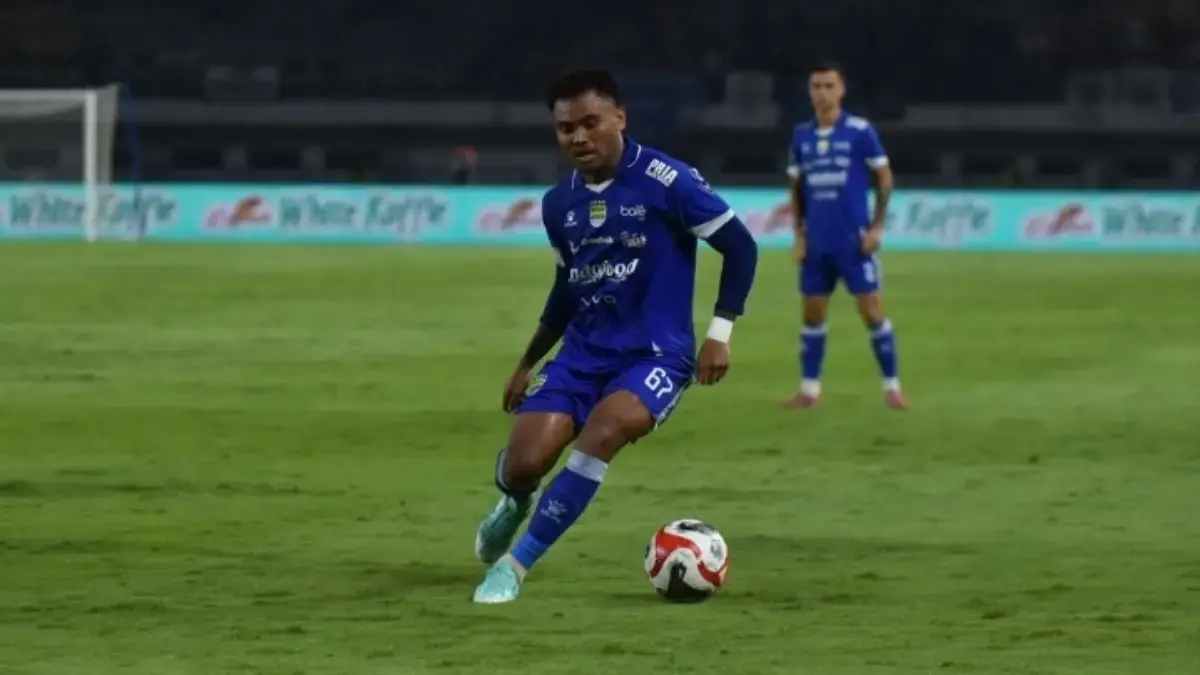 Persib versus Bhayangkara FC