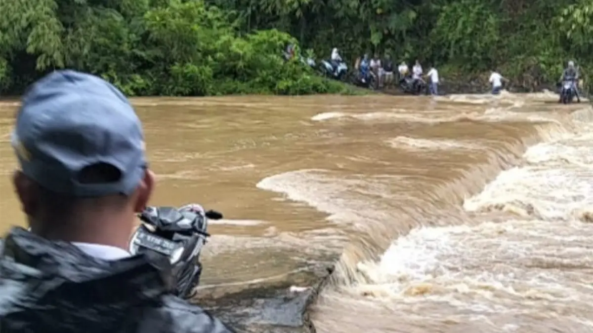 jembatan desa nagrorg cipatujah