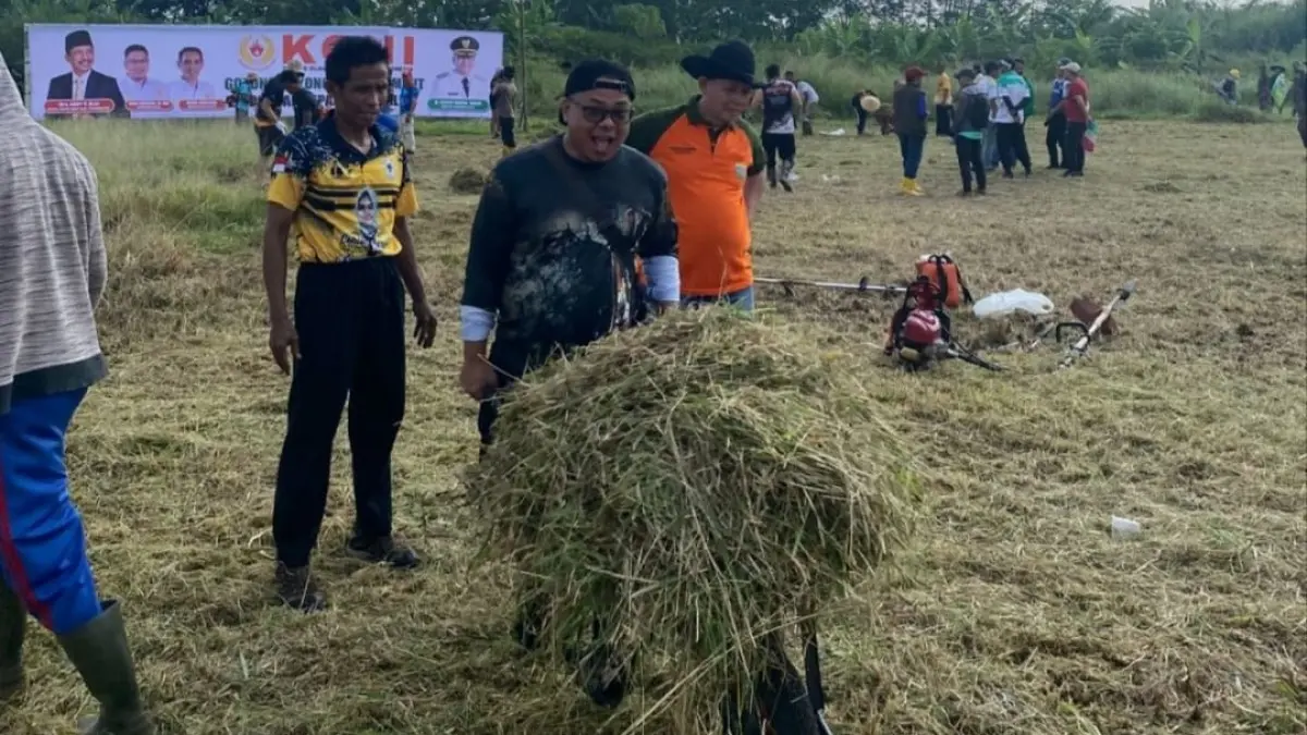 Gotong Royong Bersihkan SOR Mangunreja Tasikmalaya, Bakal Jadi Pusat Latihan Tim Sepak Bola Jelang Porprov SOR Mangunreja