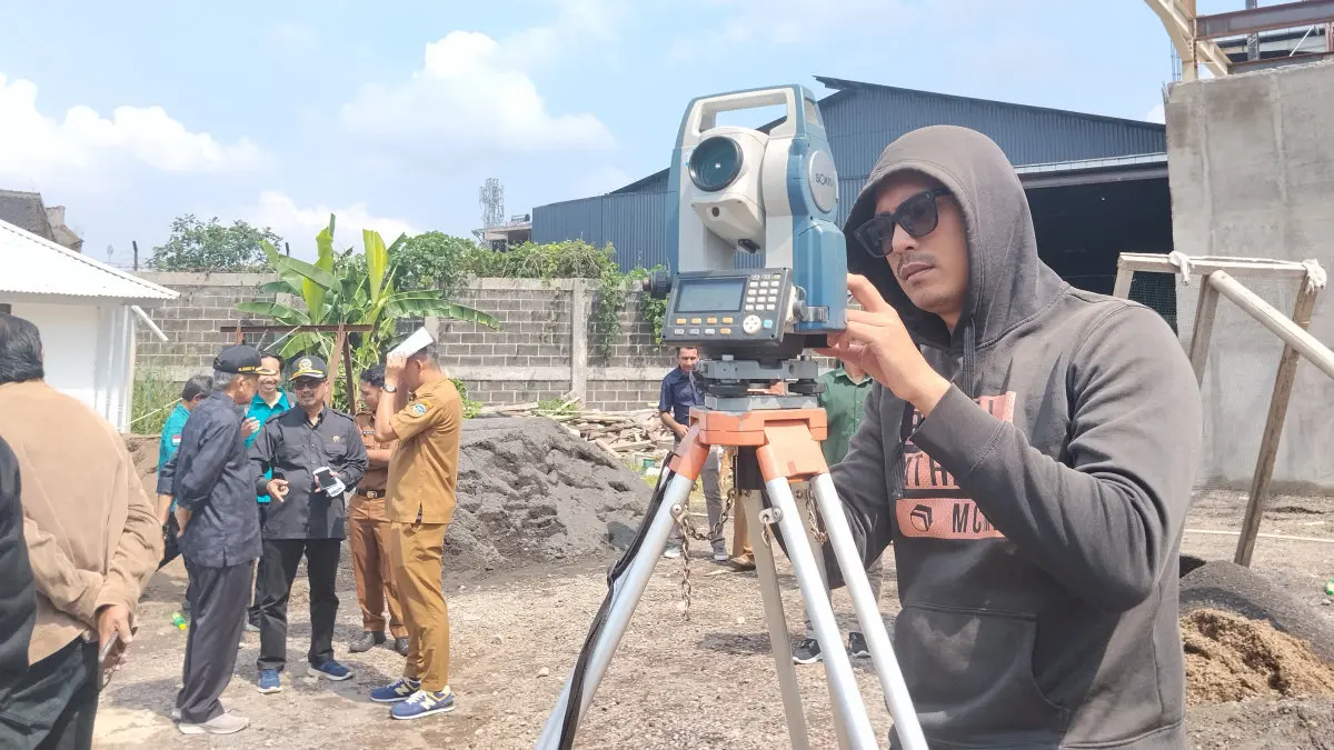 rekonstruksi pengukuran lahan lapangan olahraga