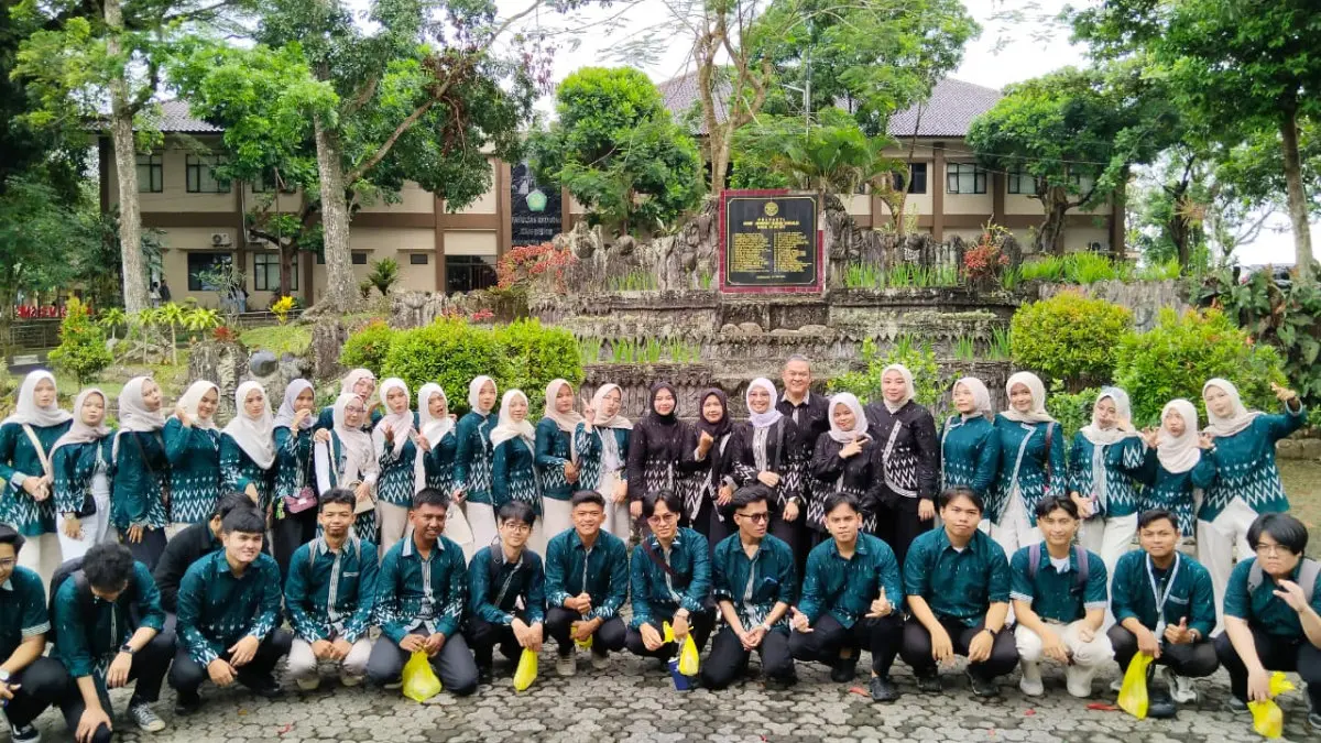 kuliah lapangan Unsil bus Ngulisik Tasikmalaya