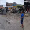 gunungan sampah Depo Pasar Cikurubuk