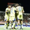 Persib Bandung mengalahkan PSM Makassar