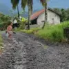 Jalan rusak padakembang tasikmalaya