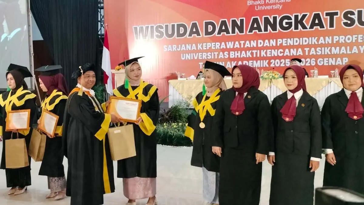 wisuda UBK
