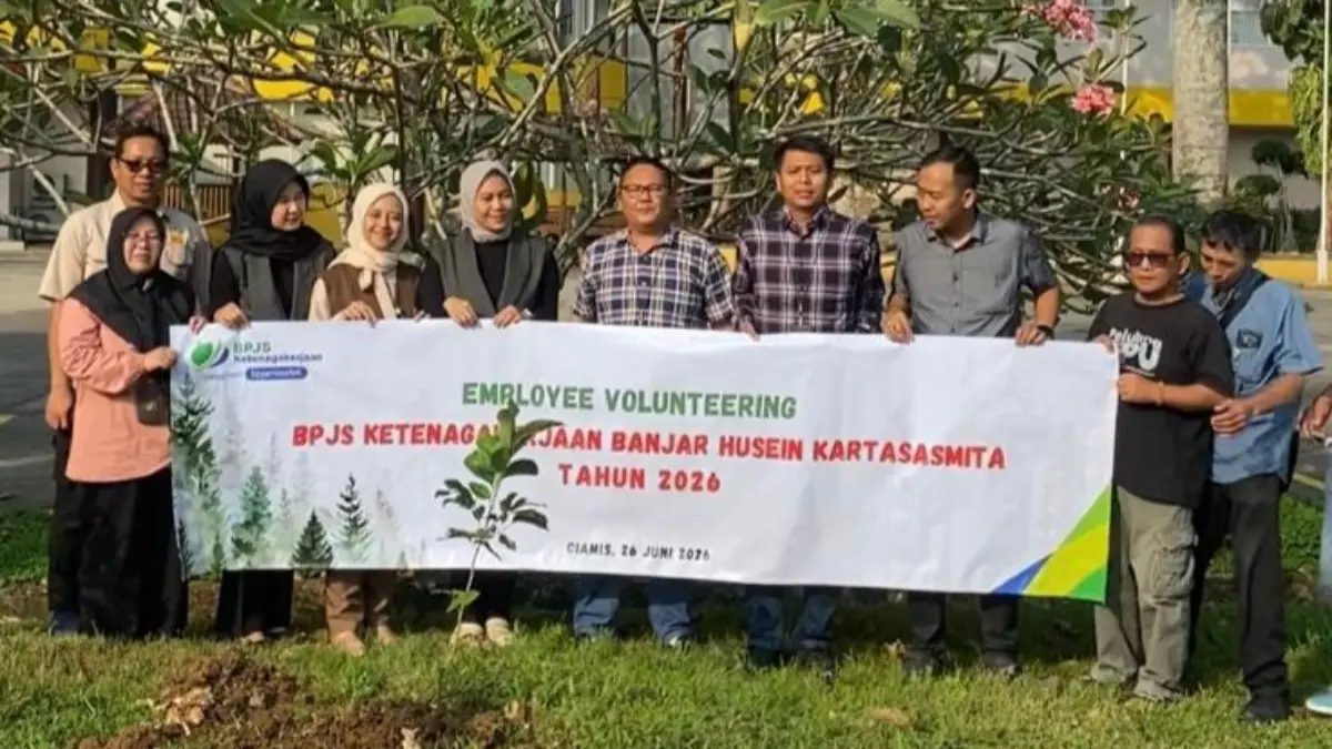 Tanam Pohon di RS Orthopedi Ciamis