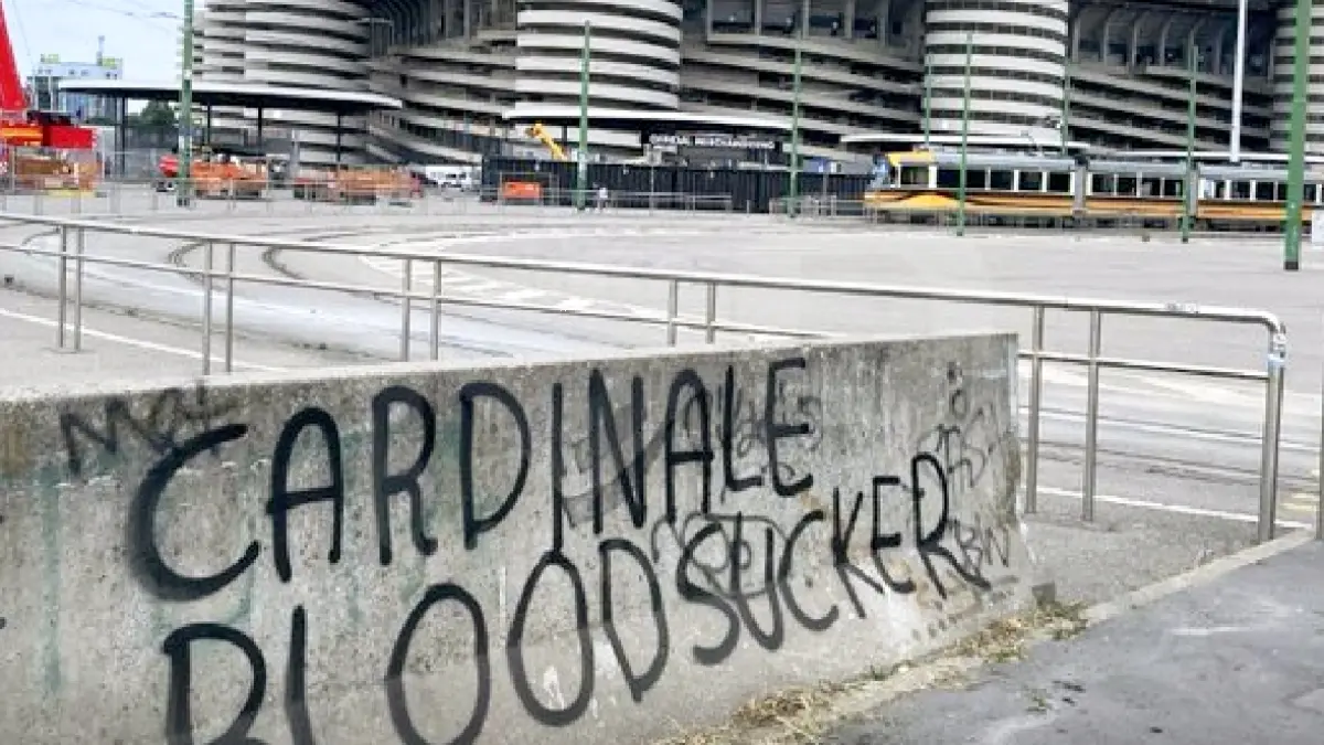 Ultras AC Milan Sebut Cardinale Penghisap Darah, Ibrahimovic Tukang Sabotase ultras AC Milan