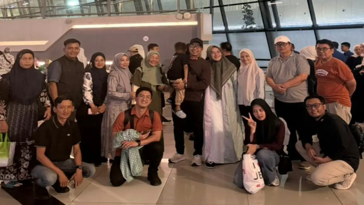 Viman Kembali Pimpin Kota Tasikmalaya Usai Haji, Estafet Kepemimpinan Diky Candra Resmi Berakhir Viman Alfarizi kembali memimpin Kota Tasikmalaya setelah ibadah haji