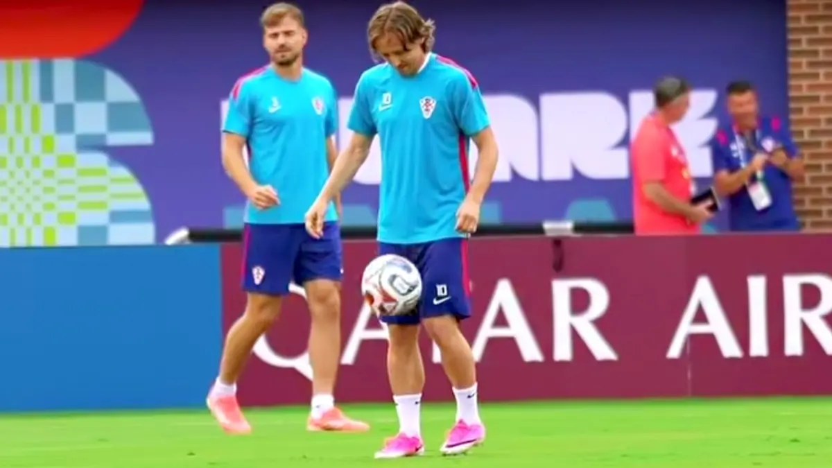 Ini Alasan Banyak Pemain di Piala Dunia 2026 Pakai Sepatu Pink Luka Modric