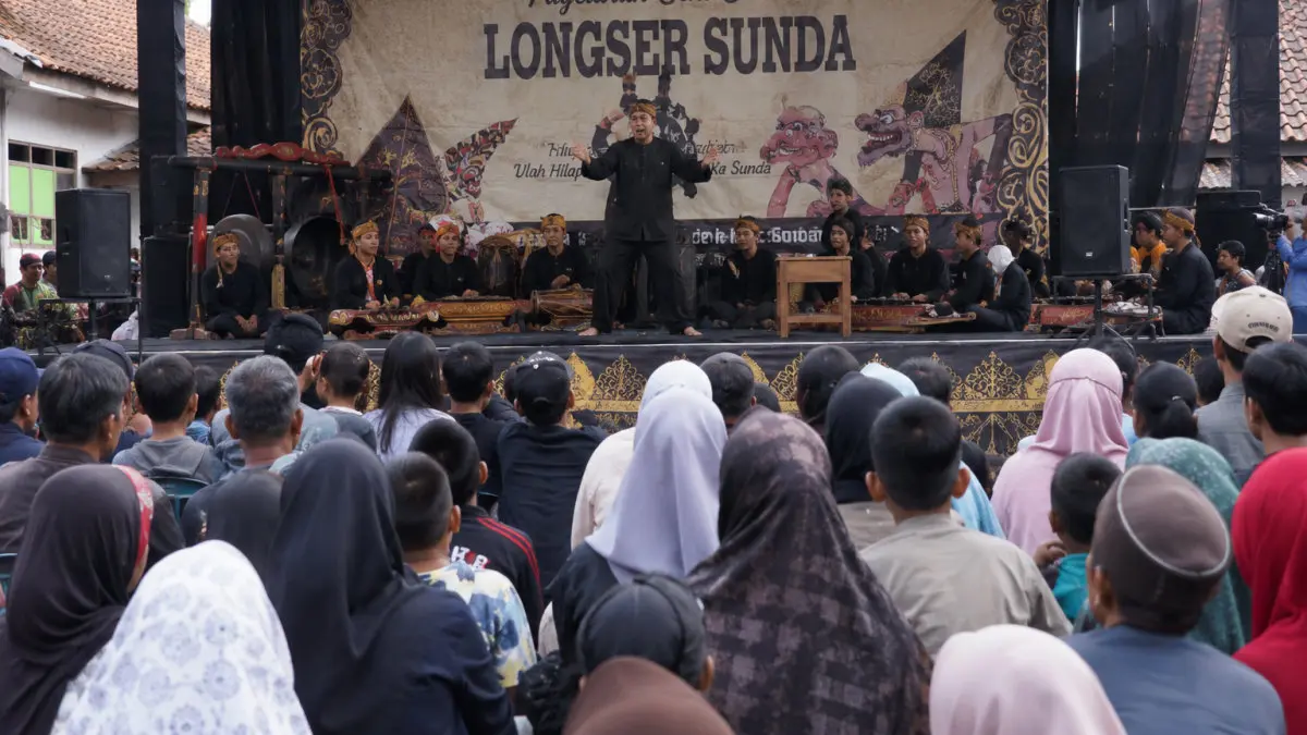 sejarah kesenian Longser Sunda