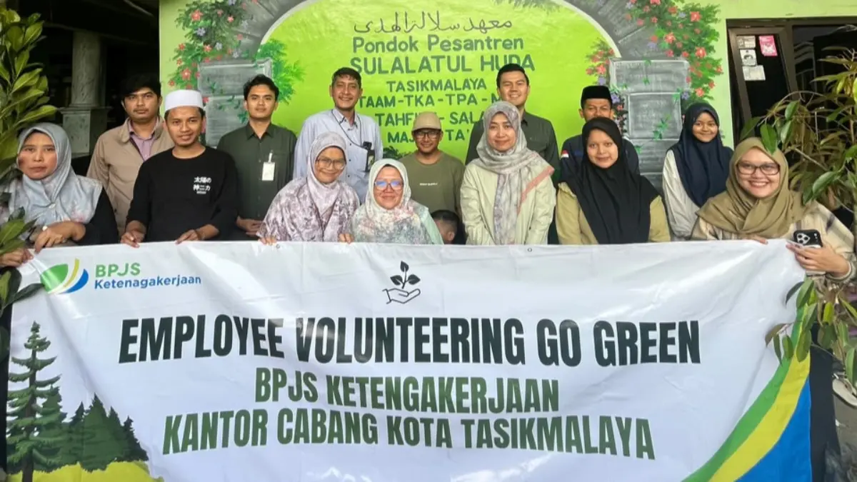 Tanam Pohon di Ponpes Sulalatul Huda