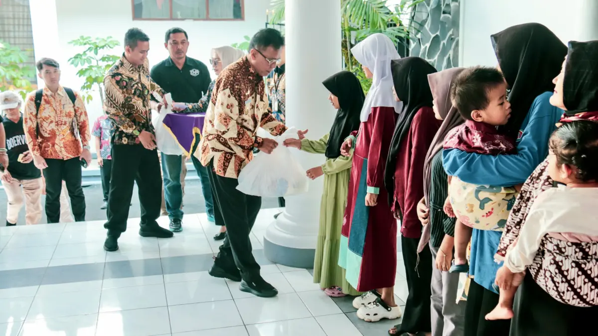 Bupati herdiat sunarya