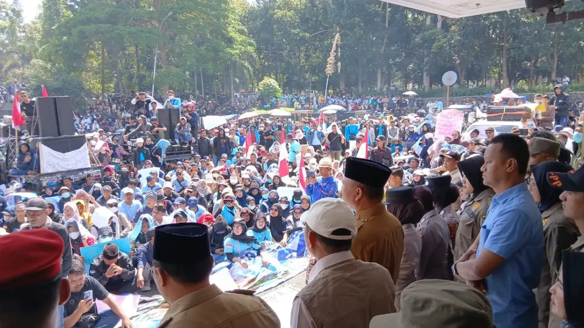 ribuan masa dukung presiden prabowo