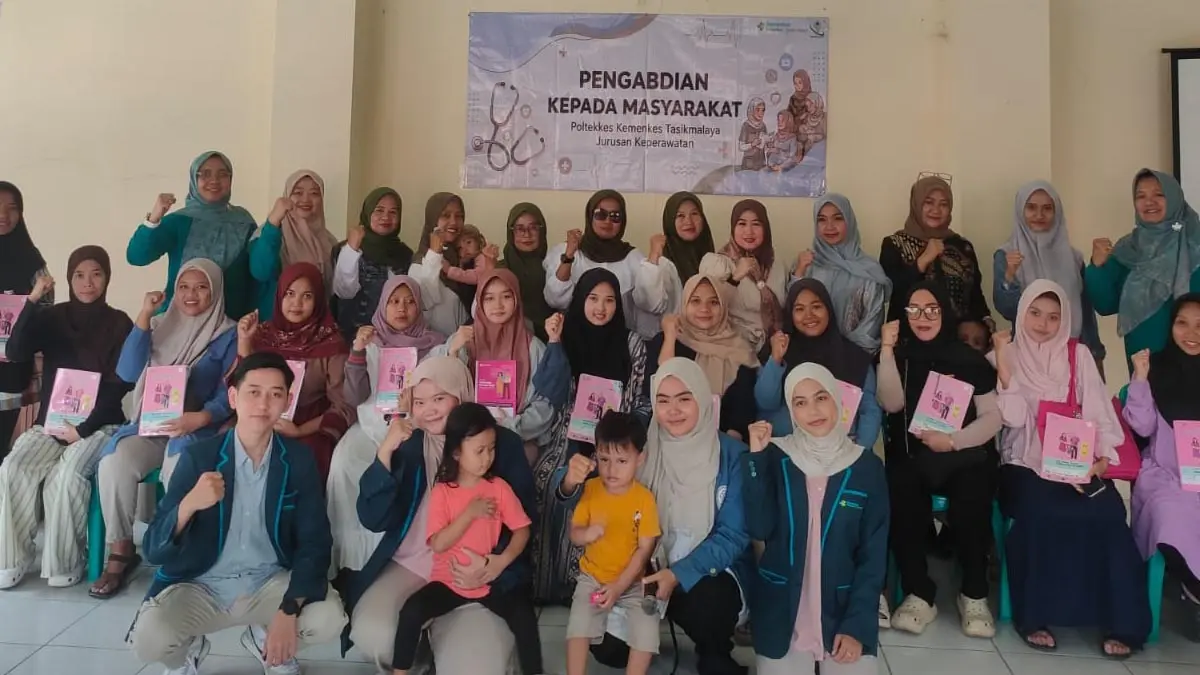 Tim Dosen Poltekkes Kemenkes Tasikmalaya Latih Kader dan Ibu Hamil Deteksi Dini Bahaya Nifas Poltekkkes Kemenkes tasikmalaya