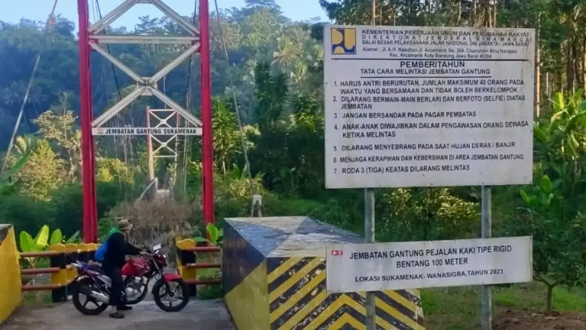 Jembatan Sukamenak Penghubung Ciamis-Tasik Ditutup, Penutupan Dipicu Dugaan Pelanggaran Kesepakatan Jembatan gantung ditutup