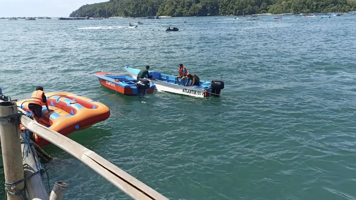 Jangan Hanya Berpikir Keuntungan! Pelaku Usaha Wisata Air di Pantai Pangandaran Harus Perhatikan Keselamatan Pelaku usaha water sport pantai pangandaran