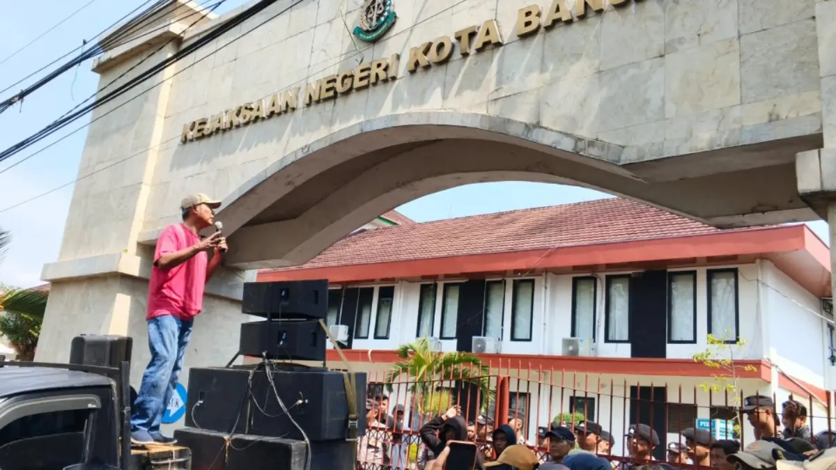 Massa Kembali Datangi Kejari Kota Banjar, Pertanyakan Progres Kasus Dugaan Korupsi Orasi