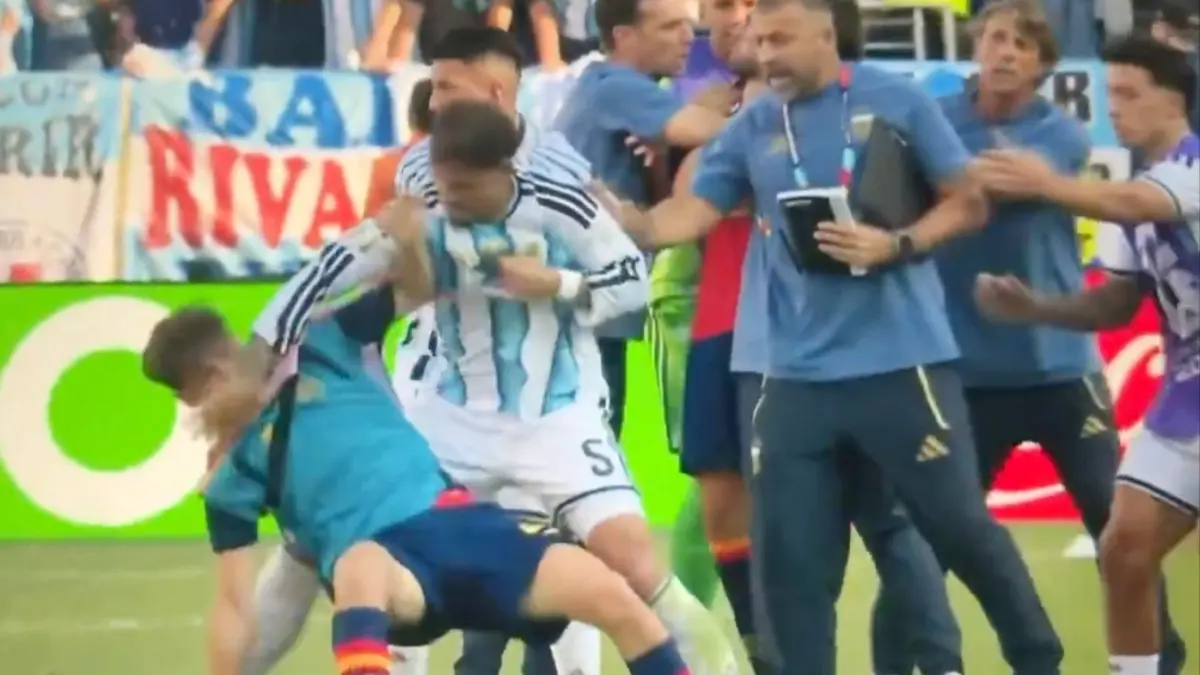 Cekik Eric Garcia Laga Final Piala Dunia 2026, Leandro Paredes Kena Kartu Merah Leandro Paredes