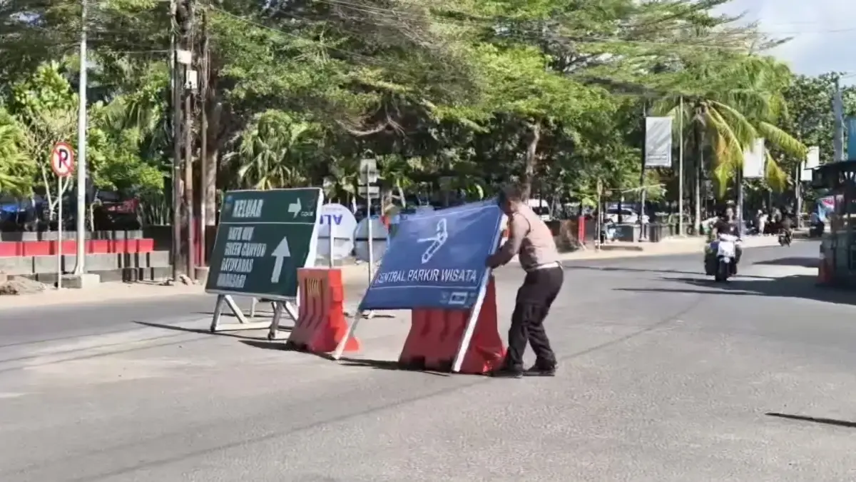 Sanksi Larangan Parkir Kawasan Wisata Pangandaran Baru Sebatas Teguran dilarang parkir, wisata pantai pangandaran
