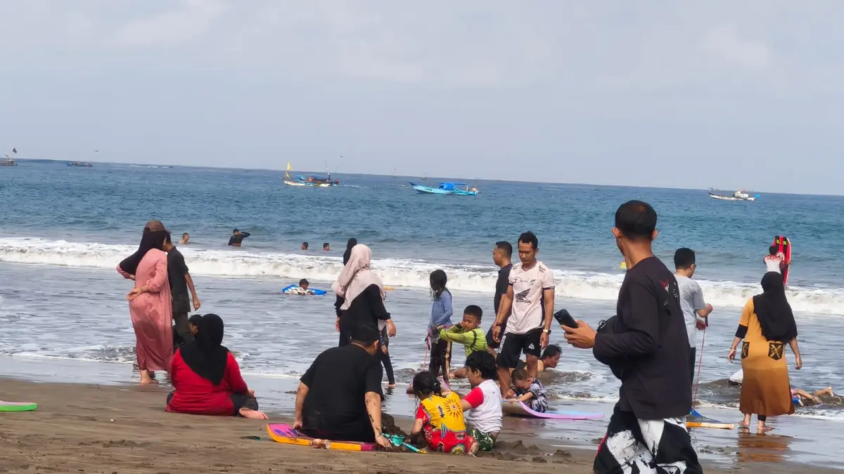 10 Hari Masa Libur Sekolah, Pemkab Pangandaran Hasilkan Rp 4,5 Miliar wisata pantai pangandaran, retribusi pendapatan daerah