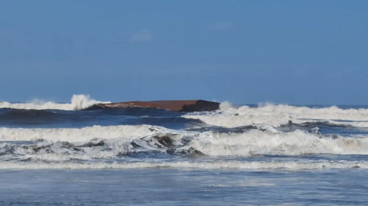 kapal tongkang batu bara pangandaran
