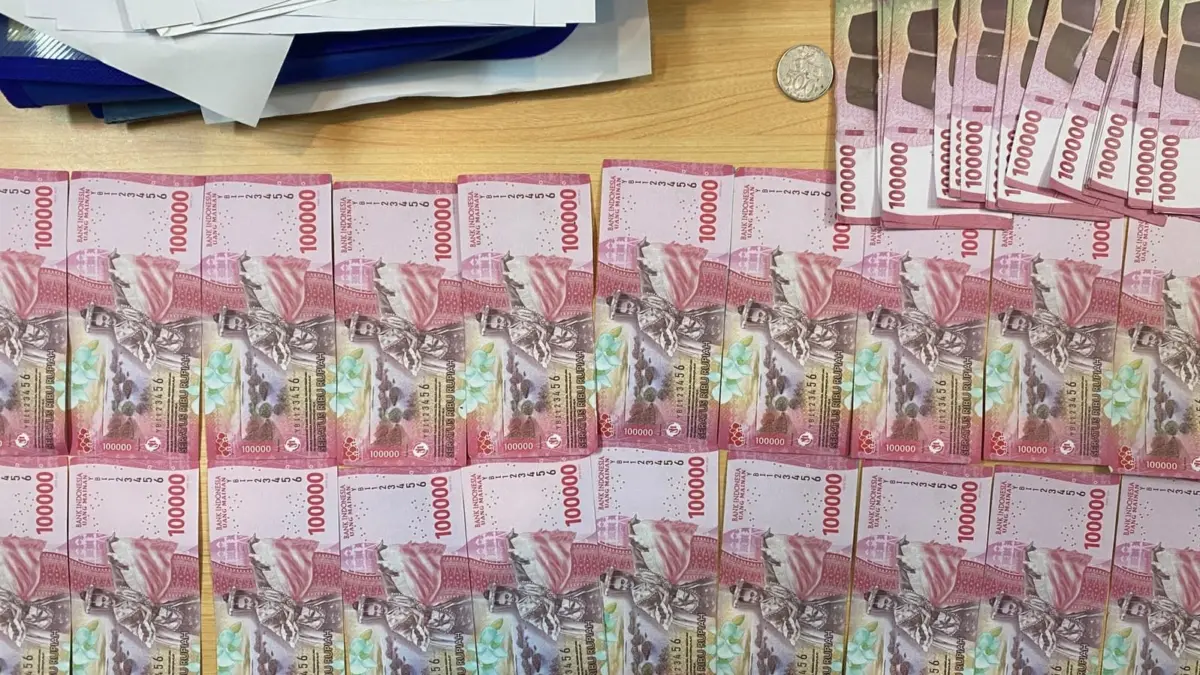Lansia Gunakan Uang Palsu untuk Beli Motor Senilai Rp4,9 Juta, Langsung Diringkus Polres Pangandaran kasus uang palsu, beli motor pakai uang palsu, polres pangandaran