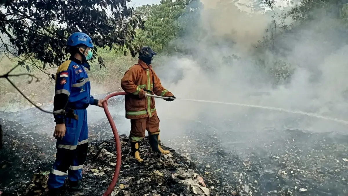 Tpa mangunreja terbakar