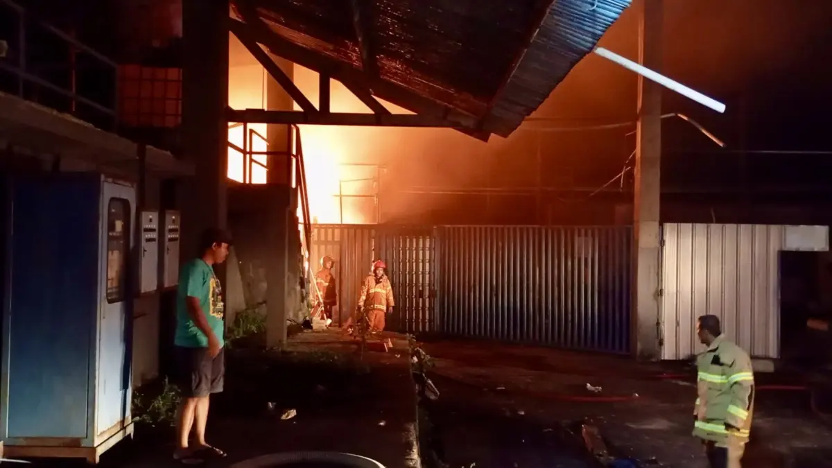 Eks Pabrik Gula Singaparna Tasikmalaya Terbakar, Kerugian Ditaksir Mencapai Rp 200 Juta Kebakaran eks pabrik gula