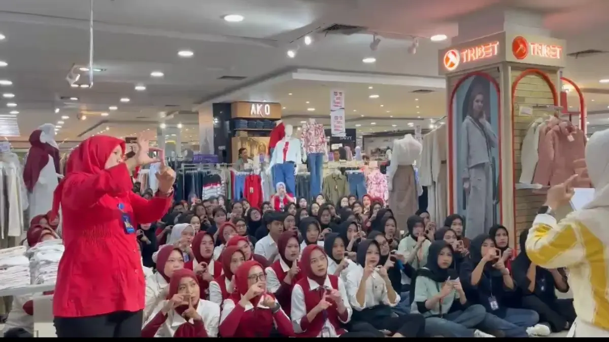 Plaza Asia Tasikmalaya Bekali Ratusan Karyawan Bahasa Isyarat demi Layani Penyandang Disabilitas Plaza Asia Tasikmalaya