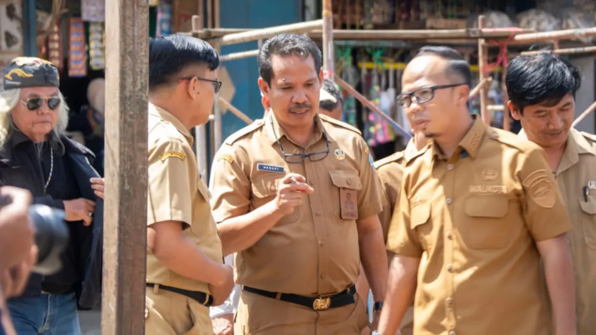 RAJA PLT: Satu Hanafi, Banyak Kursi! Hanafi