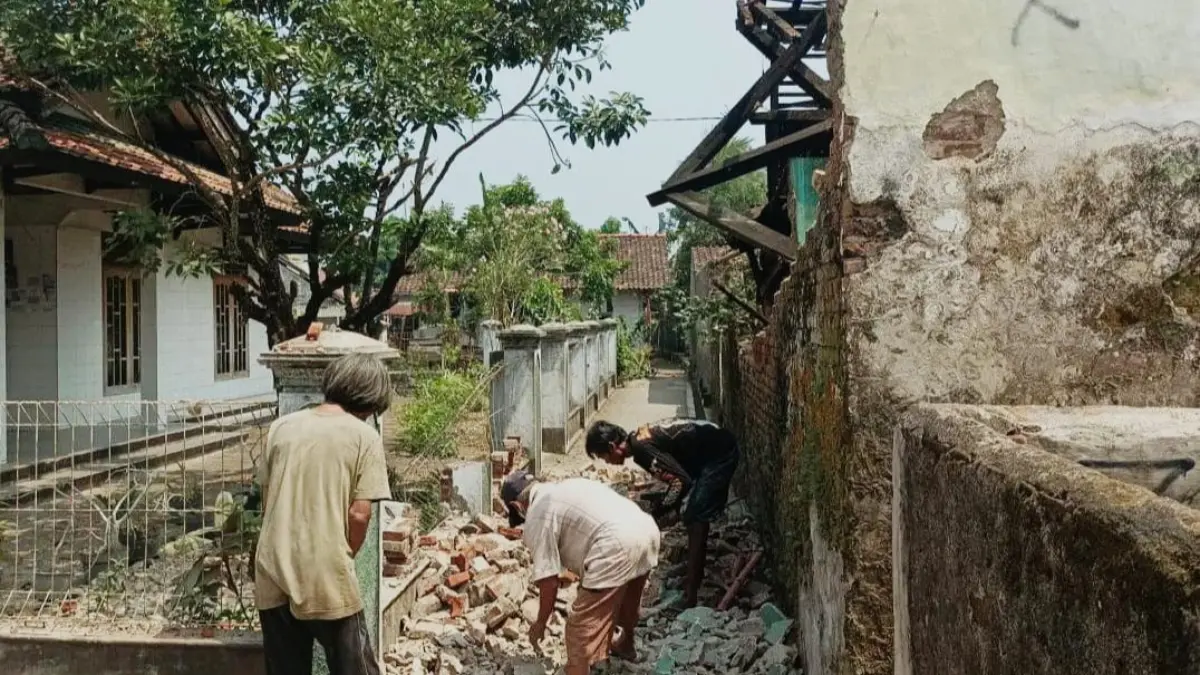 Diguncang Gempa Bumi, Dapur Rumah Warga Kota Banjar Ambruk Gempa bumi