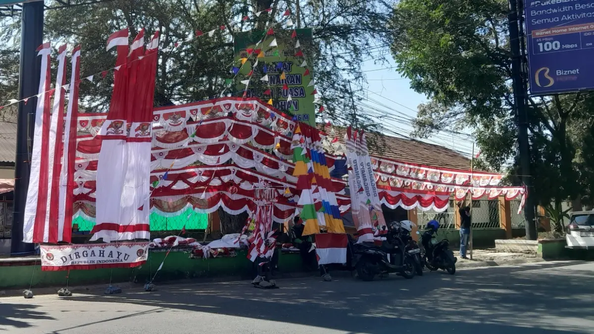 Penjual Bendera dan Atribut Merah Putuh di Garut Bergeser, Kini Jualan Online Bendera