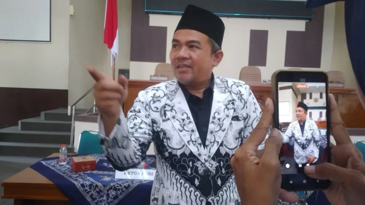 PGRI Kota Banjar Ingatkan Guru Agar Tak Terjebak Pinjaman Ilegal dan Judol Ketua pgri kota banjar
