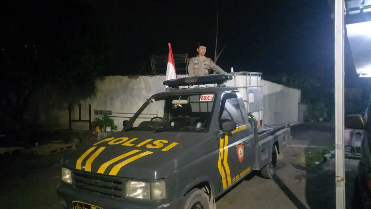 Ketika Mobil Patroli Polisi di Tasikmalaya Disulap Jadi Kendaraan Khusus Pengangkut Air Bersih mobil patroli polisi