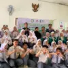 botol kaca bekas jadi vas bunga