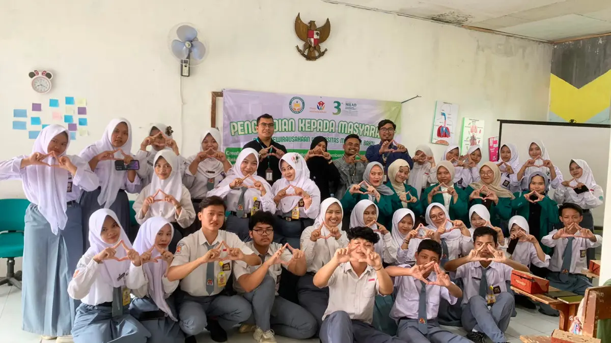 botol kaca bekas jadi vas bunga