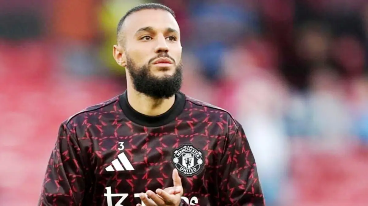 Amorim Minta AC Milan Boyong Noussair Mazraoui: Manchester United Siap Buka Pintu Transfer Noussair Mazraoui