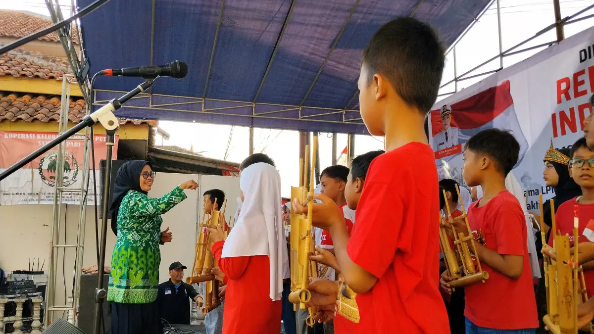 pelestarian angklung anak di Sambongpari Tasikmalaya