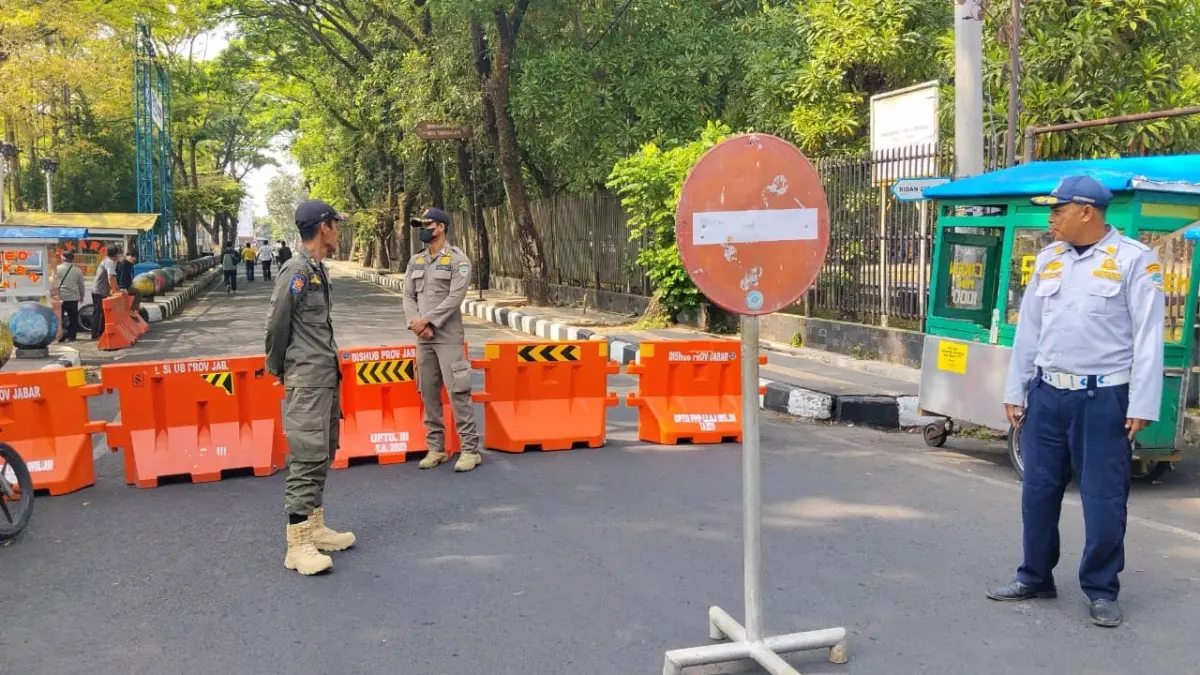 Rekayasa Lalu Lintas Kelewat Batas! Penutupan Jalan Dadaha Tasikmalaya Mempersulit Akses Mobilitas Warga penutupan jalan dadaha, rekayasa lalu lintas