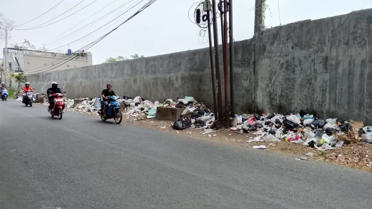 Tumpukan sampah Jalan Nagarawangi Kota Tasikmalaya