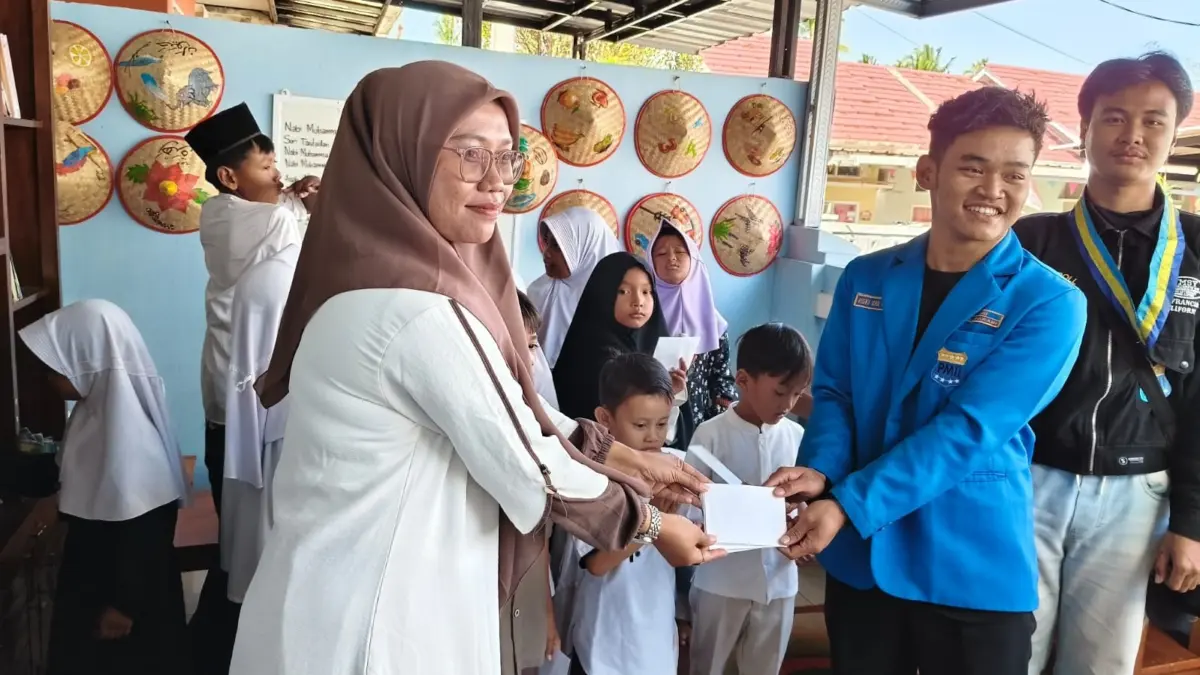 Aktivis PMII Santuni Anak Yatim di Yayasan Camp Anak Langit Pangandaran yayasan camp anak langit pangandaran, aktivis PMII