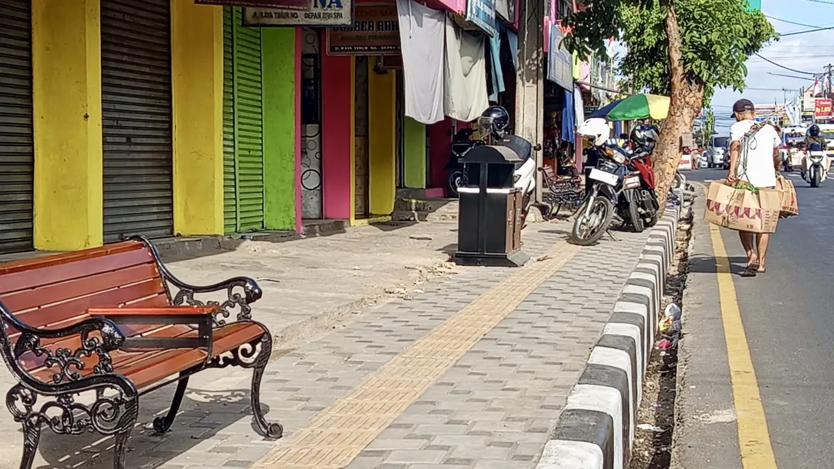 Pasar Singaparna Kabupaten Tasikmalaya Mulai Dipoles, Kursi dan Tong Sampah Bikin Beda Pasar singaparna