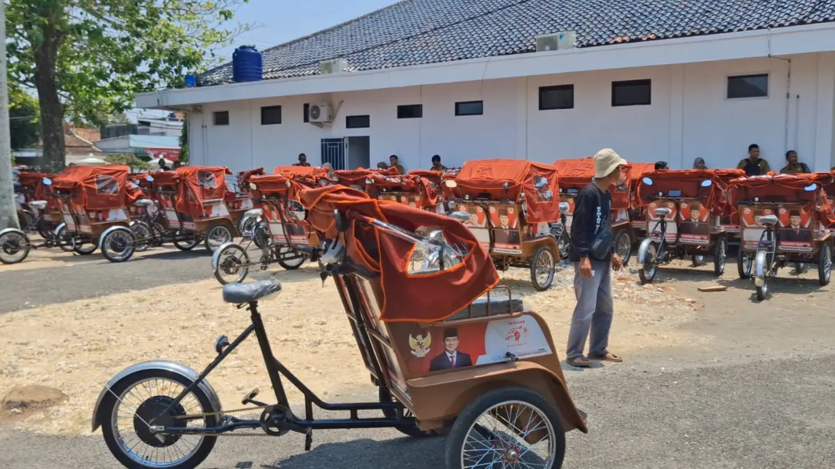 240 Becak Listrik Dibagikan ke Warga Lansia di Pangandaran, Berharap Minat Warga Meningkat Becak listrik pangandaran