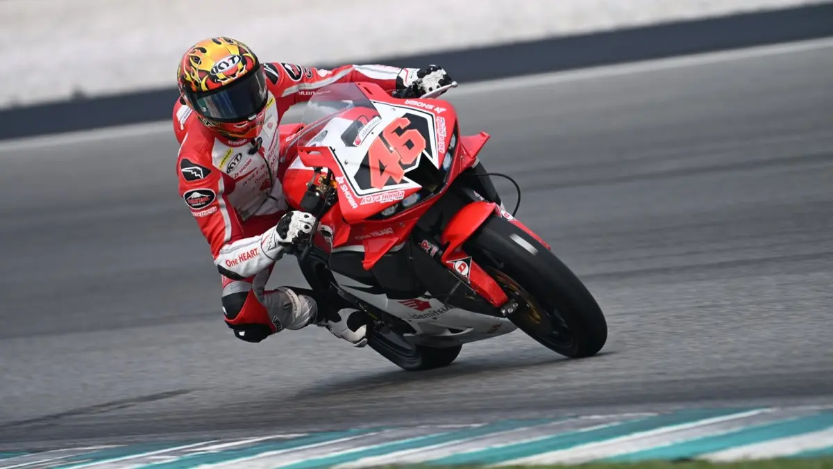 Start dari Pit Lane, Rheza Danica Ciptakan Kejutan di ARRC Sepang 2026 dan Bawa AHRT Kokoh di Puncak Klasemen ARRC Sepang 2026