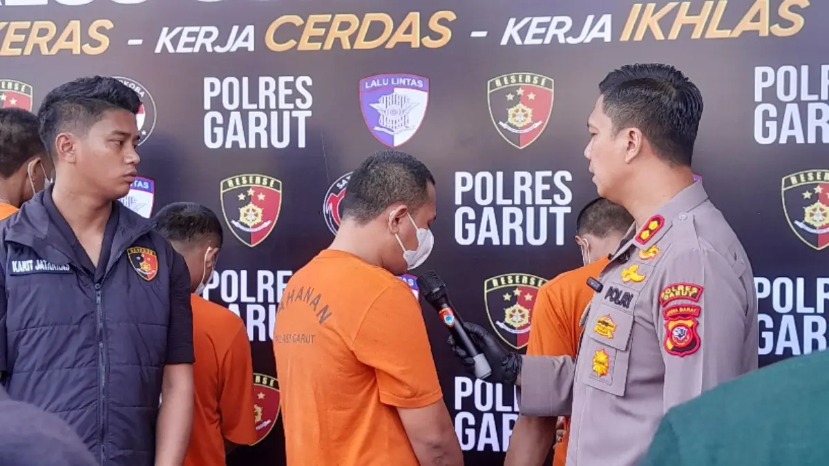 Konten Berujung Bui, Pria di Garut Diciduk Usai Viral Acungkan Celurit Ekpose polres garut
