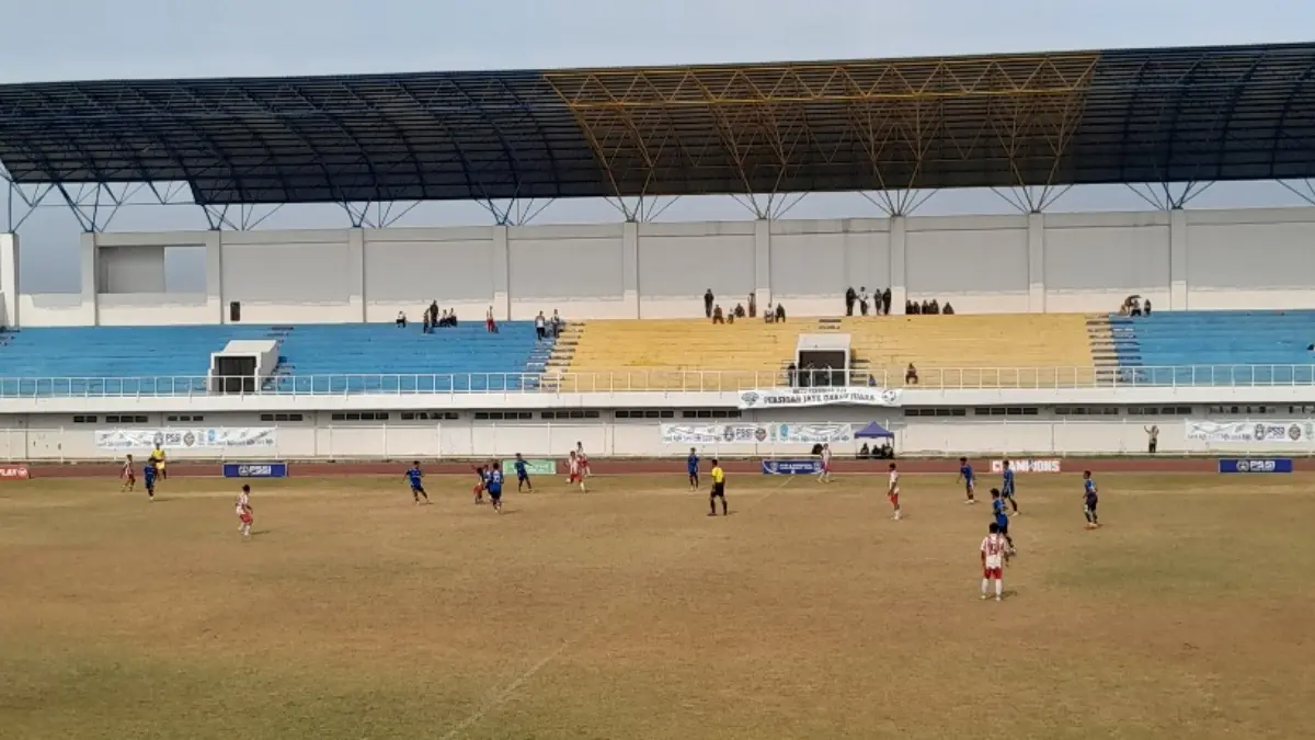Efek Kemarau, Rumput Stadion Dalem Bintang Garut Menguning Stadion dalem bintang