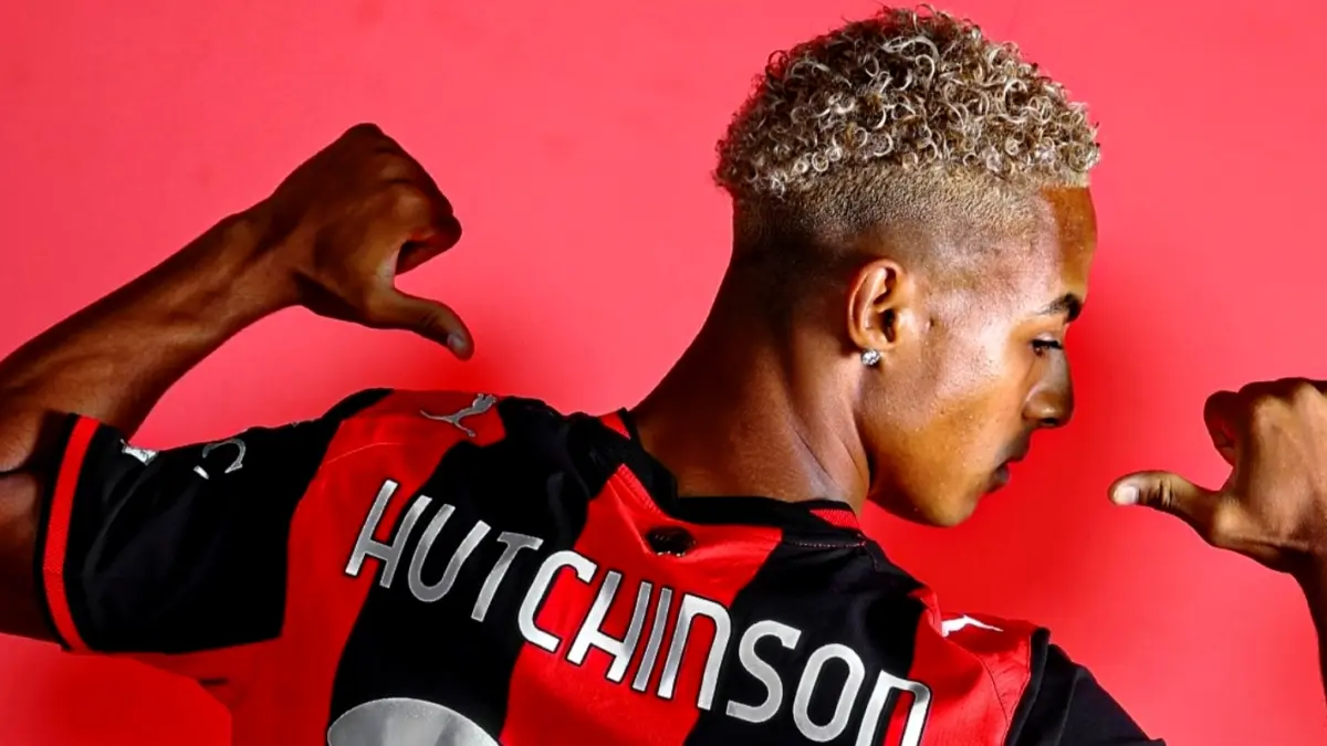 Resmi! AC Milan Tak Berikan Nomor Punggung 10 kepada Omari Hutchinson Omari Hutchinson